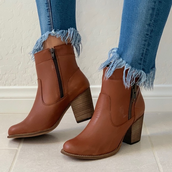 NIB Distressed Cognac Leather Block Heel Boots - Picture 8 of 8